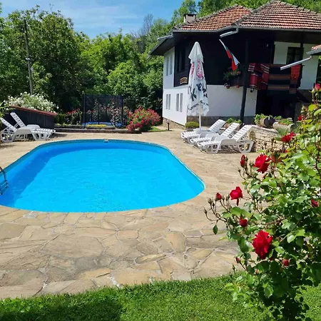 арната къща * Yakovtsi